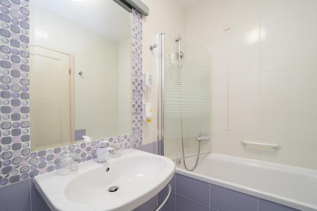 Hotel Zlatna Vala Umag Zewnętrze zdjęcie