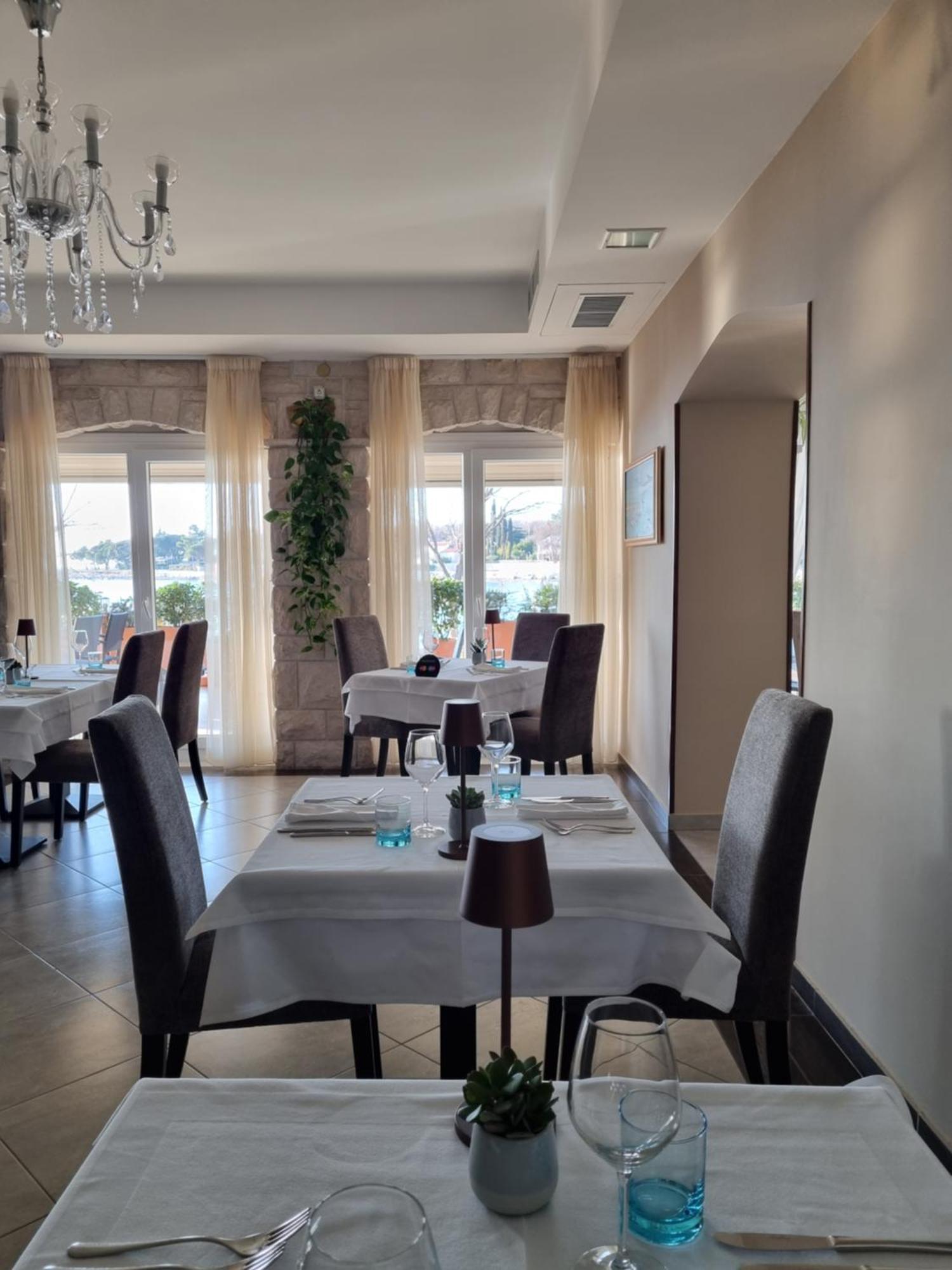 Hotel Zlatna Vala Umag Zewnętrze zdjęcie