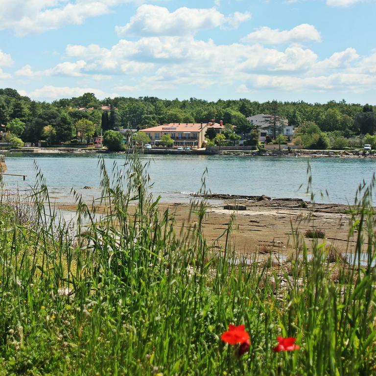Hotel Zlatna Vala Umag Zewnętrze zdjęcie