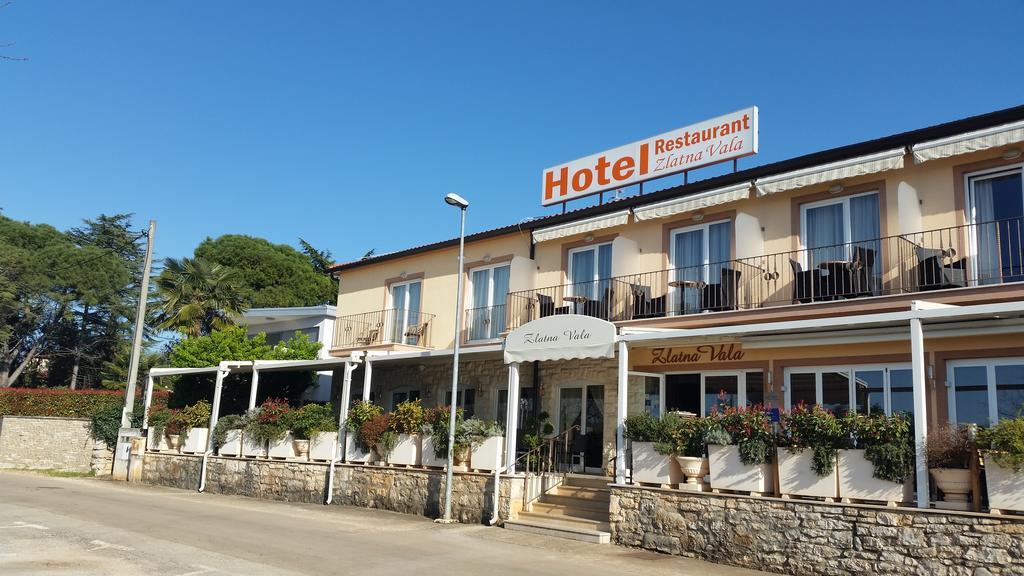 Hotel Zlatna Vala Umag Zewnętrze zdjęcie