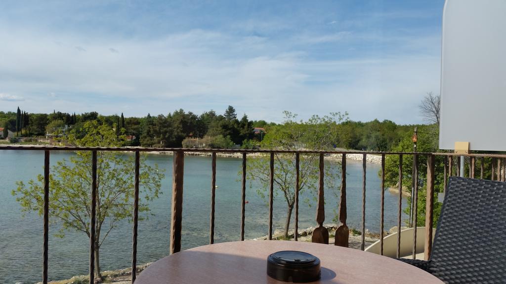 Hotel Zlatna Vala Umag Zewnętrze zdjęcie