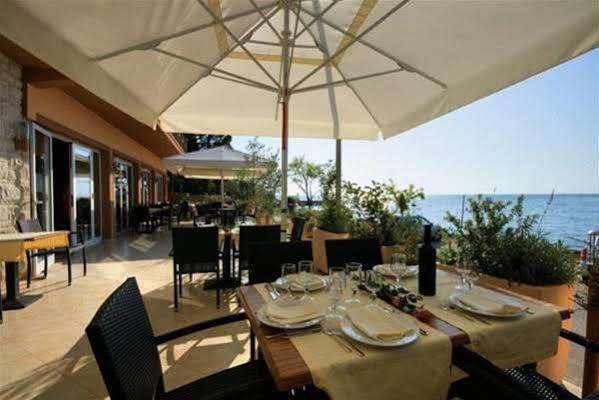 Hotel Zlatna Vala Umag Zewnętrze zdjęcie